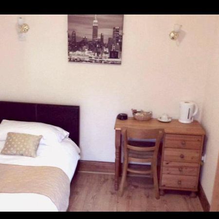Dillwyn'S Hotel Pontardawe Екстериор снимка