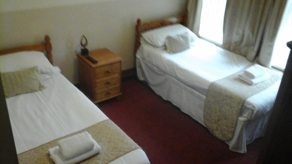 Dillwyn'S Hotel Pontardawe Екстериор снимка